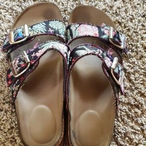 Madden sandals size 6.5